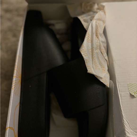 Black Yellow Box The Torrey Slides size 11 - Picture 6 of 6